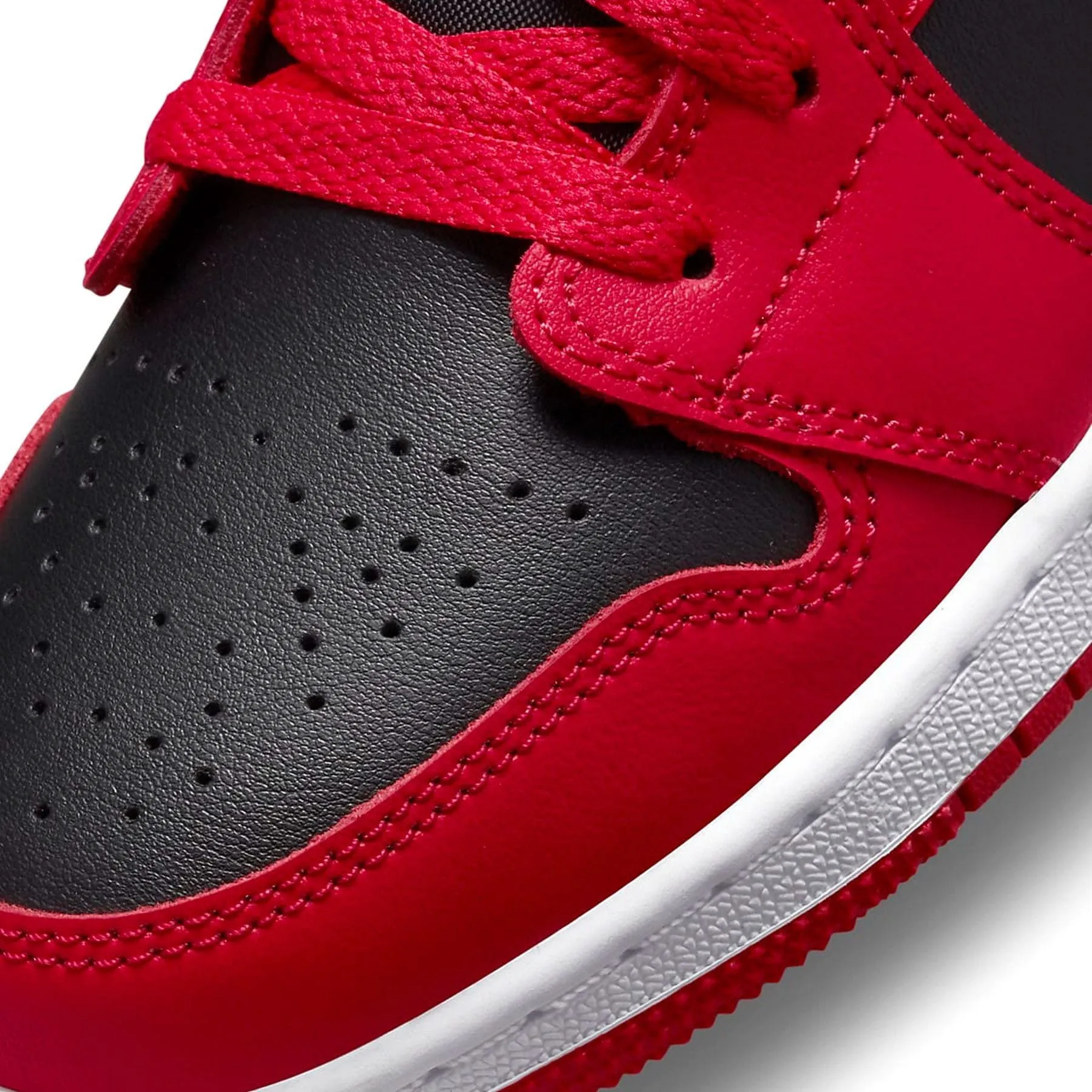 Air Jordan 1 Low GS 'Black Very Berry'