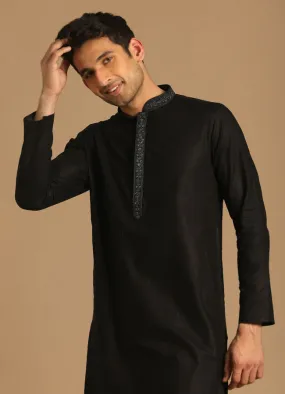 Manyawar Black Kurta Set With Neck Detailing